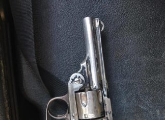 Adolescente de 16 Años es Arrestado por Tener un Revólver Cargado